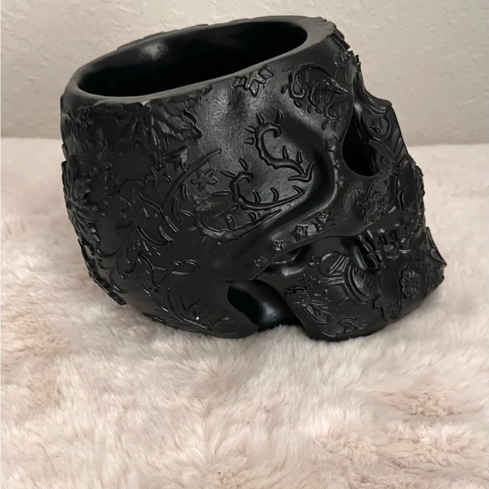 Black Skull Decorative Makeup Brush holder